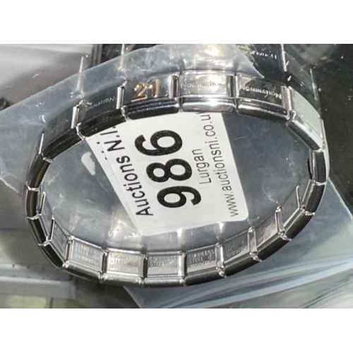 Lot 986       