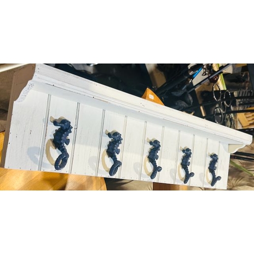 18 - 2 x Boxed Wooden Shelf With Seahorse Hooks (5810071)