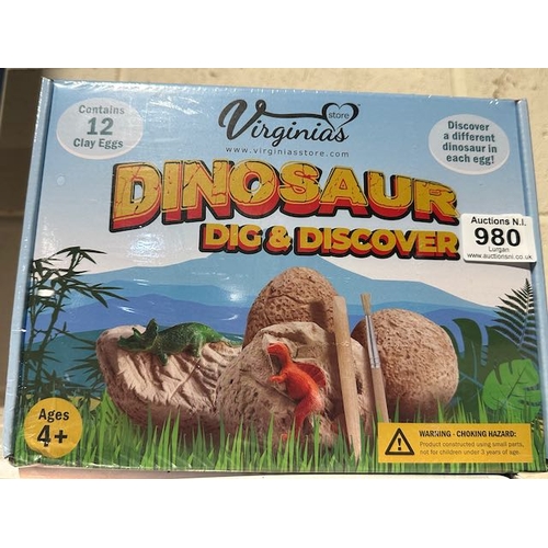 980 - 12pk Dinosaur Dig & Discover Set - Sealed