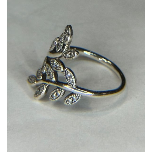 1169 - Pandora Shimmering Leaves Ring (1 Stone Missing)