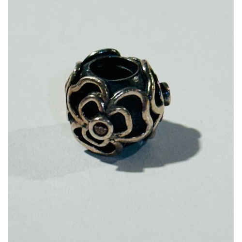 1183 - Pandora Brown Posy charm