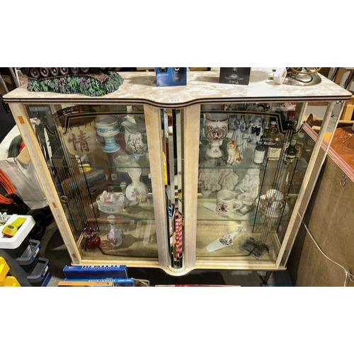 512 - Mid Century Sliding Door Display Cabinet With Contents Of Collectibles Incl Royal Memorabilia , Flat... 