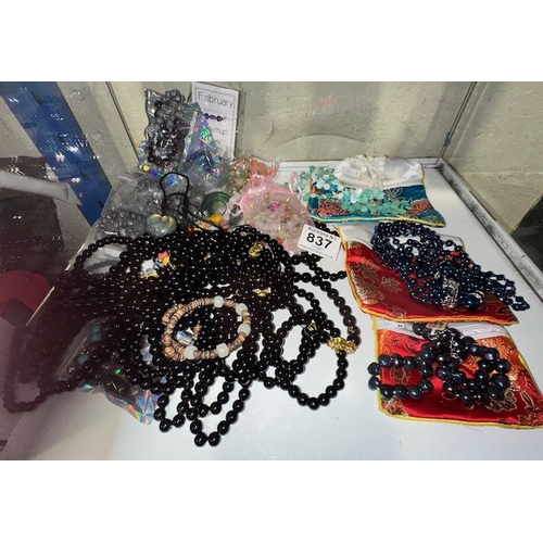 837 - Large Collection of Beaded & Gem Stone Jewellery