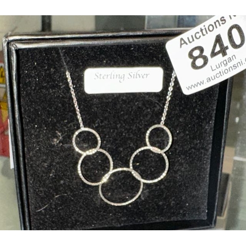 840 - Silver Interlocking Hoop Necklace