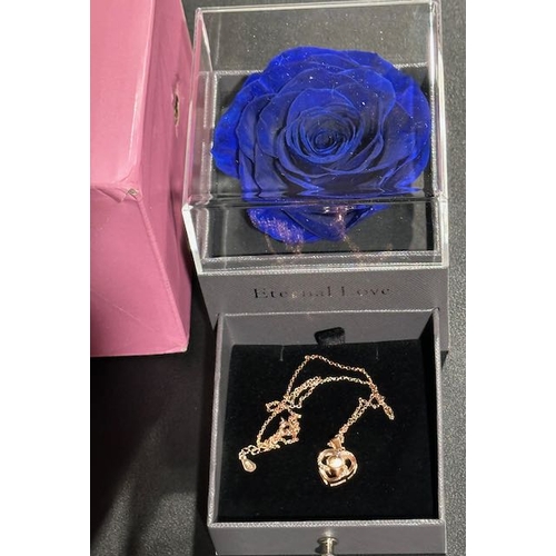 1007 - Eternal Love Floral Jewellery Box With I Love You Magnified Pendant Necklace