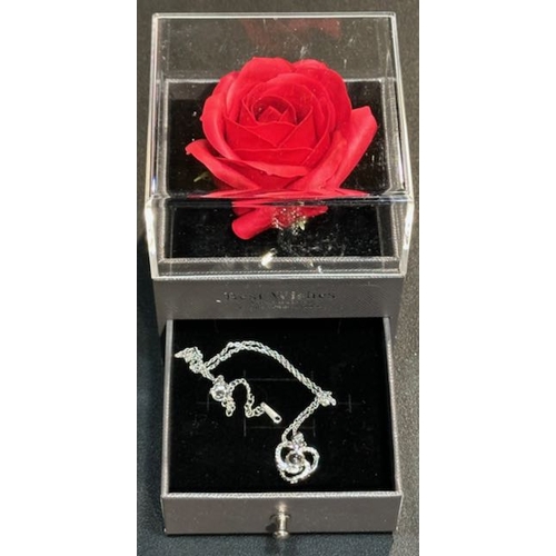 1032 - Boxed Rose Gift Box With Necklace And I Love you Light Projector Pendant