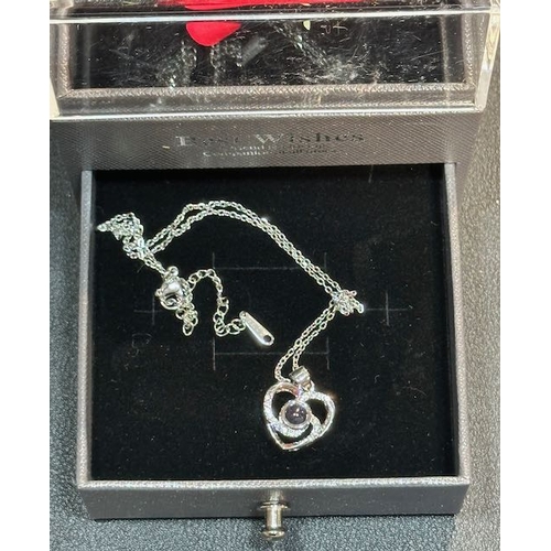 1032 - Boxed Rose Gift Box With Necklace And I Love you Light Projector Pendant