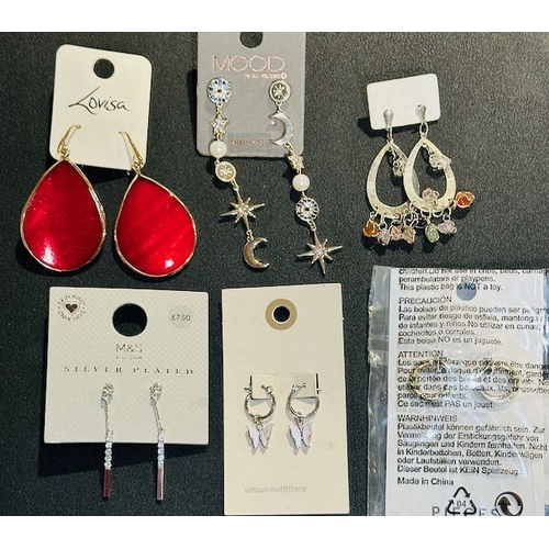 1052 - 6x Pairs of Earrings Incl Urban Outfitters, Jon Richards etc