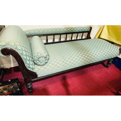 520 - Antique Chaise Longue