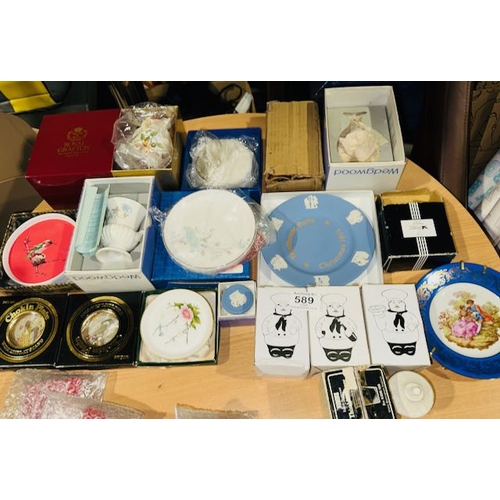 589 - Large Lot Of Boxed Collectibles Incl Chokin Plates, Wedgwood & Viners