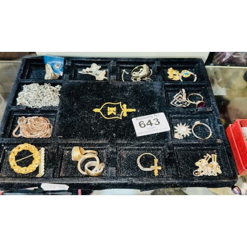 643 - Tray Of Rings & Brooches Etc