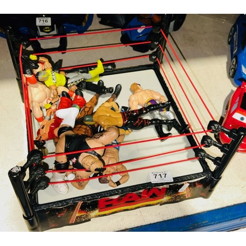 717 - WWE Raw wrestling Ring & Selection of Wrestlers