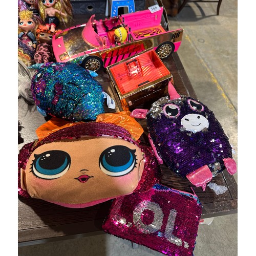 388 - LOL Surprise Carpool Coupe With 3 x Reversible Sequin Cushions & Purse