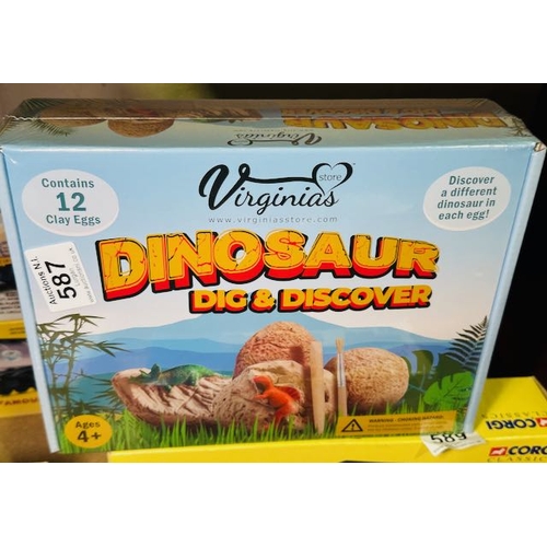 587 - 12pk Dinosuar Dig & Discover Set - Sealed