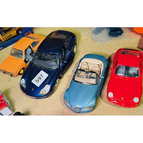 597 - Die Cast Model BMW Z3 1:24 + Die Cast Model Porsche Carrera 911 1:24 + Burago Model x 2 - Ford Escor... 