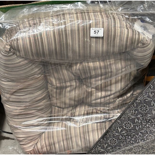 57 - Large Sealed Snoozzeee Cushioned Pet Bed