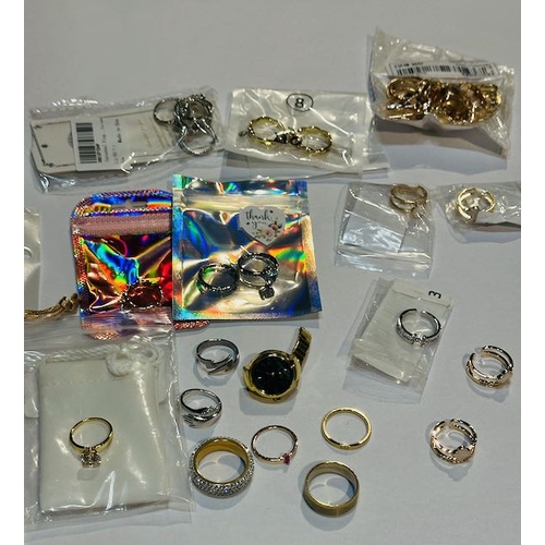 1029 - Large Collection of Rings