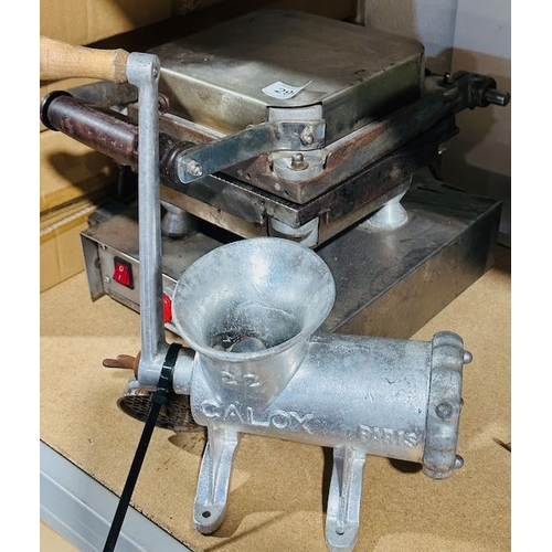 290 - Commercial Press - Panini/Waffle/Burger (working)... + Commerical Calox Paris 22 Meat Grinder