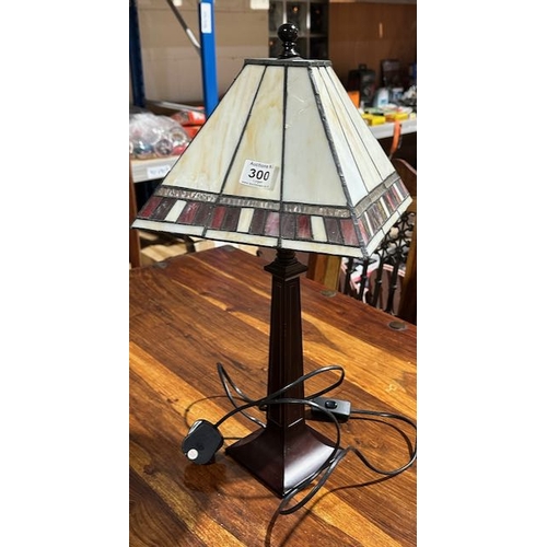 300 - Tiffany Lamp working