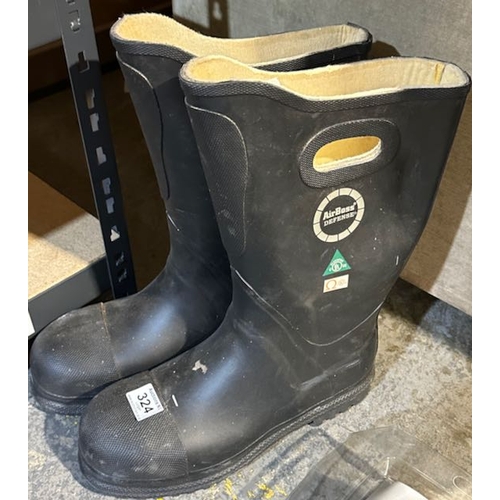 324 - Pair Of Air Boss Defense Steel Toe Wellies Size 11