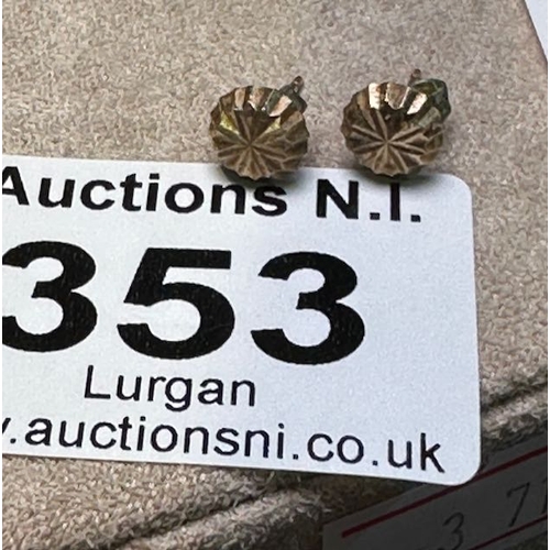 353 - Pair of 9ct Stud Earrings