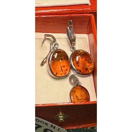 376 - Beautiful Silver Baltic Amber Earrings & Pendant