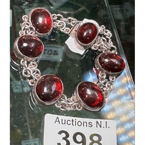 398 - Beautiful Silver Red Cabochon Bracelet