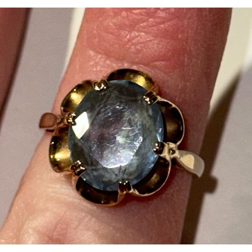 346 - Beautiful Vintage 9ct Aqua Marine Stone Ring