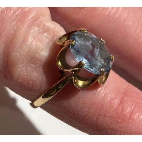 346 - Beautiful Vintage 9ct Aqua Marine Stone Ring