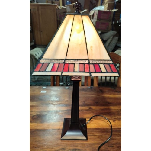 300 - Tiffany Lamp working