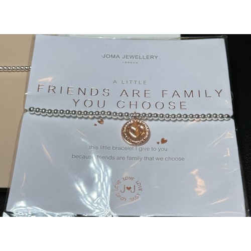 944 - Joma Jewellery 'A Little Friends are the Family You Choose + Forever My Friend Lucky to Have You' Br... 