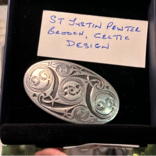 394 - Celtic Design St Justin Pewter Brooch