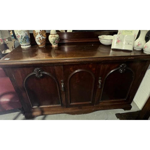 560 - Antique Victorian 2 Door Sideboard