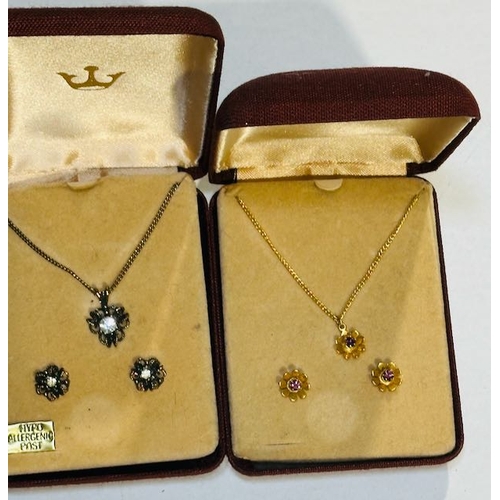 946 - Vintage Style Necklace & Earrings x3