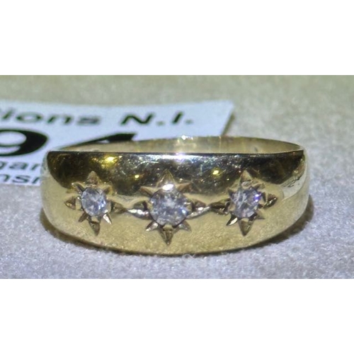 394 - 9ct 3 Stone Ring