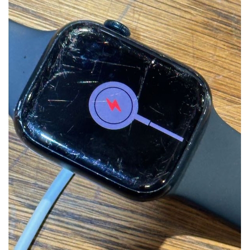 441 - Apple Watch Series 7 45mm - Worn