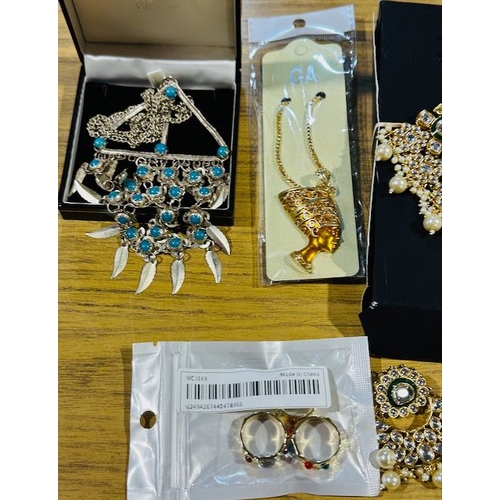 1046 - Collection of Ethnic Jewellery