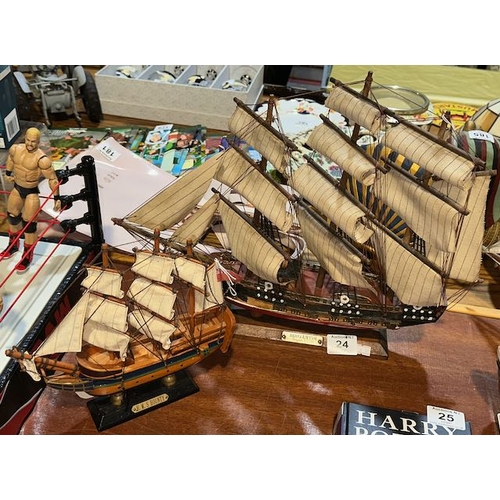 24 - Model Ship x 2 - H.M.S Bounty + Bergantin Siglo