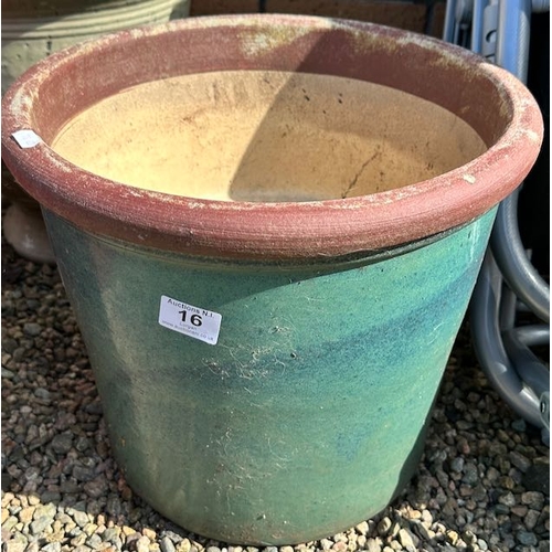 Lot 16        