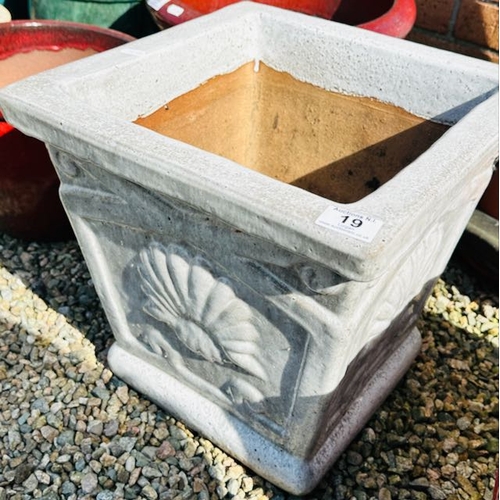 Lot 19        