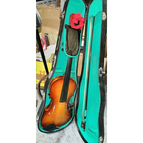 237 - Lark Violin In case - For Restoration