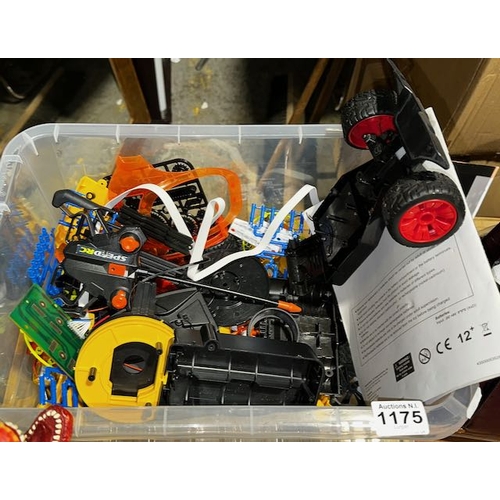 1175 - Tub of Construction Toys Incl Science Musuem & Robot Arm