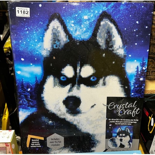 1182 - Boxed Crystal Craft Canvas Set - Husky