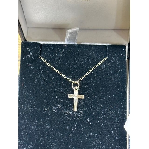 1192 - Fine 9ct Necklace With Ornate Cross Pendant