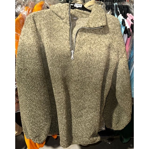 1165 - Unused Fleece Top Size 1