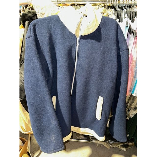 1166 - Unused Fleece Top Size XL