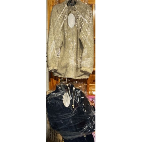 1173 - 2x Tagged XL Fleece