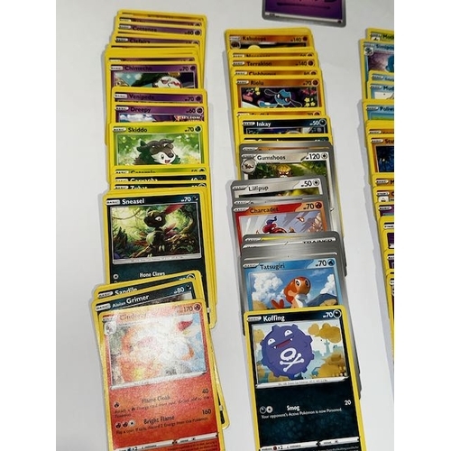 1192 - Fine 9ct Necklace With Ornate Cross Pendant