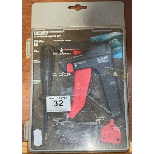 32 - Plasplugs Electrical Master Set