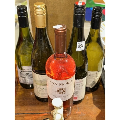 Lot 854       